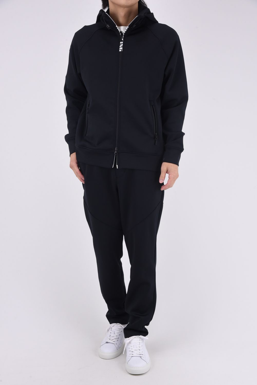 【26SS】 MEN'S 3D LOGO SLIM PANTS / 3Dエンボスロゴ ストレッチジャージ スリムパンツ (ブラック)