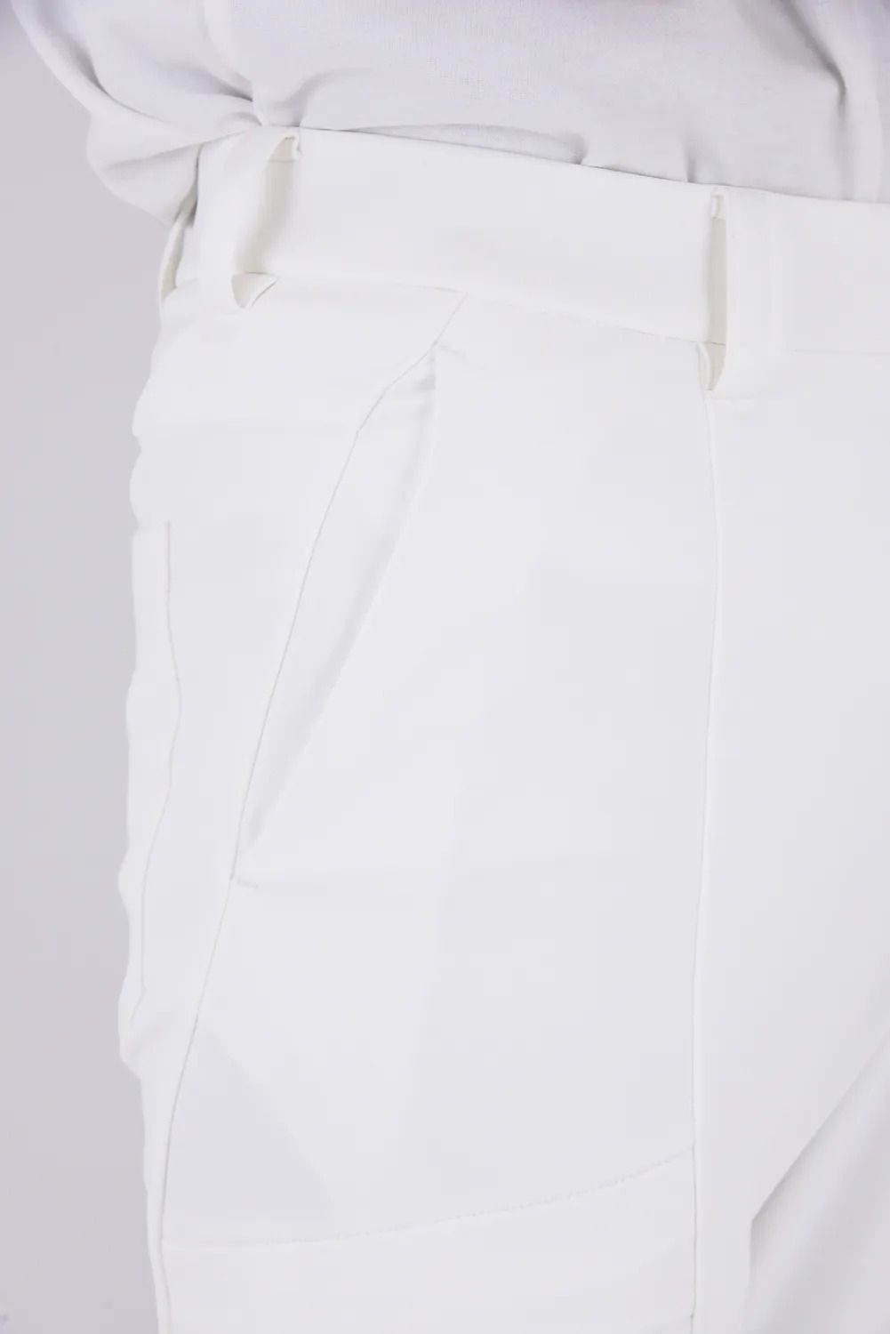 【26SS】【T-LINE】 CONTOUR FLEX CARGO JOGGER / モノトーン ポリエステルトリコット カーゴライクジョガーパンツ (ホワイト)