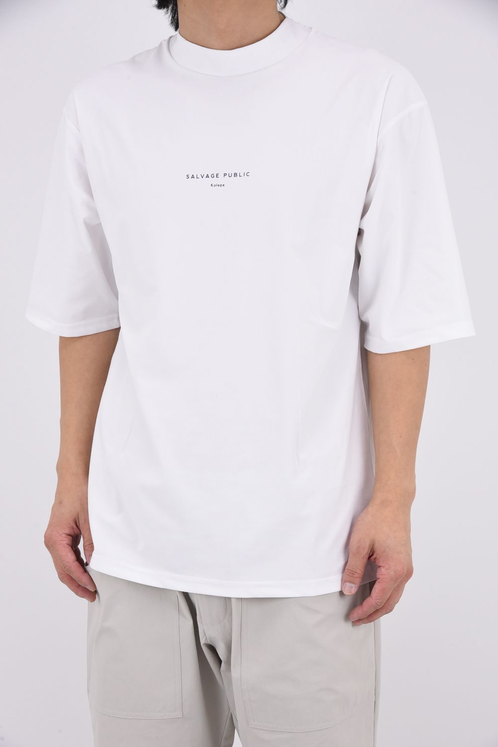 【26SS】 SURF Mockneck S/S(TI LEAF Paisley) / バックプリント モックネックTシャツ (ホワイト)