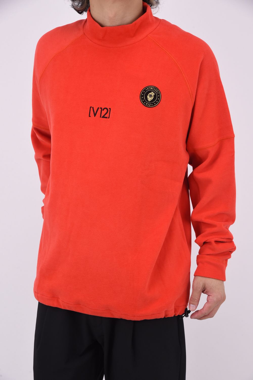 【期間限定ポイント10倍】WIDY MOCK / ワッペン バックロゴ 起毛生地 モックネックTシャツ (レッド)