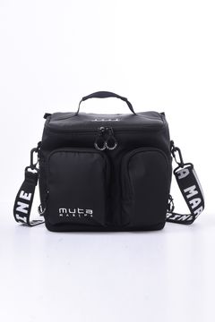 COOLER BAG / ブランドロゴ ショルダーストラップ付き クーラーバッグ ブラック