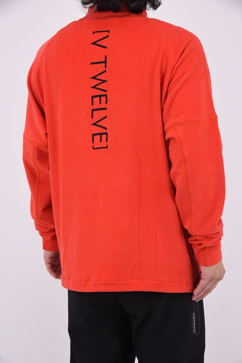 【期間限定ポイント10倍】WIDY MOCK / ワッペン バックロゴ 起毛生地 モックネックTシャツ (レッド)