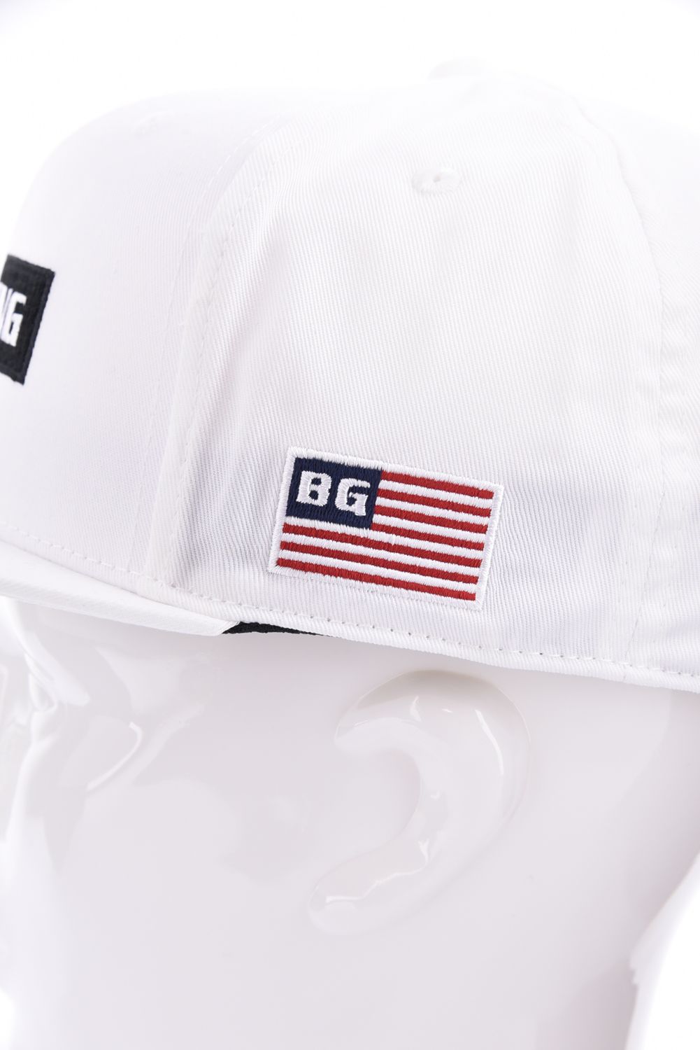 【26AW】 MEN’S BOX LOGO FLAT VISOR CAP / ボックスロゴ刺繍 フラットキャップ (ホワイト)