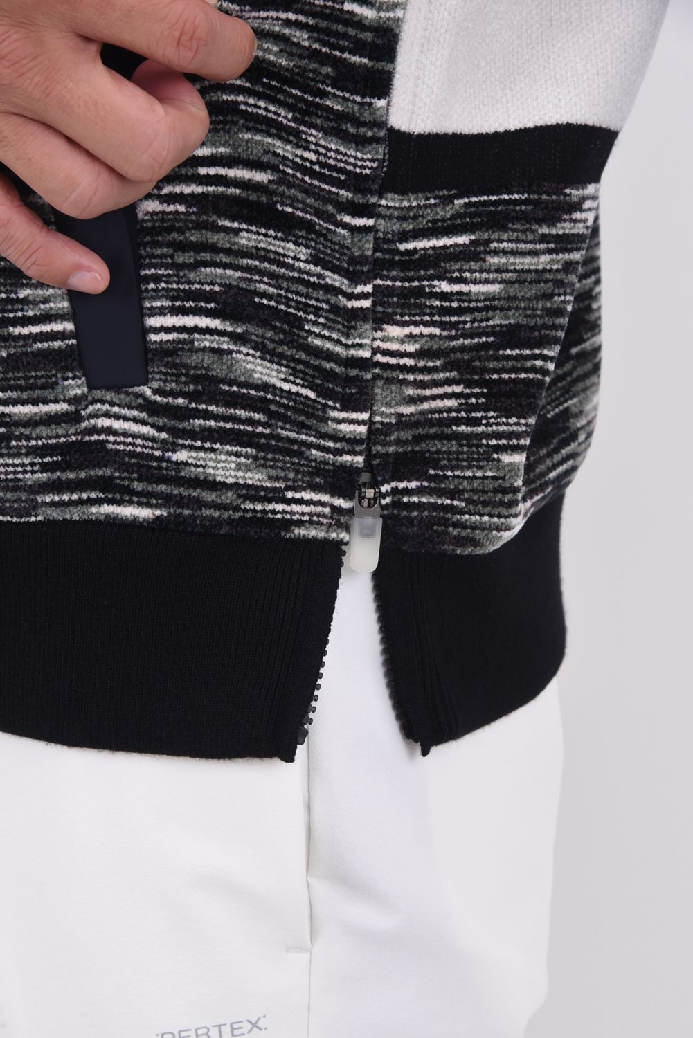 【25AW】 SYNK HYBRID PULLOVER / マルチカラーリング ジャカードロゴ ハイブリッドプルオーバー (ブラック)