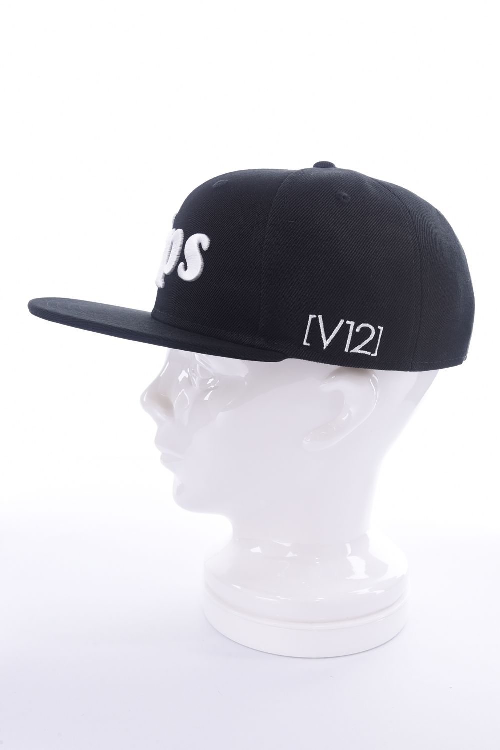 Yips CAP / 3D刺繍 筆記体ロゴ キャップ (ブラック)