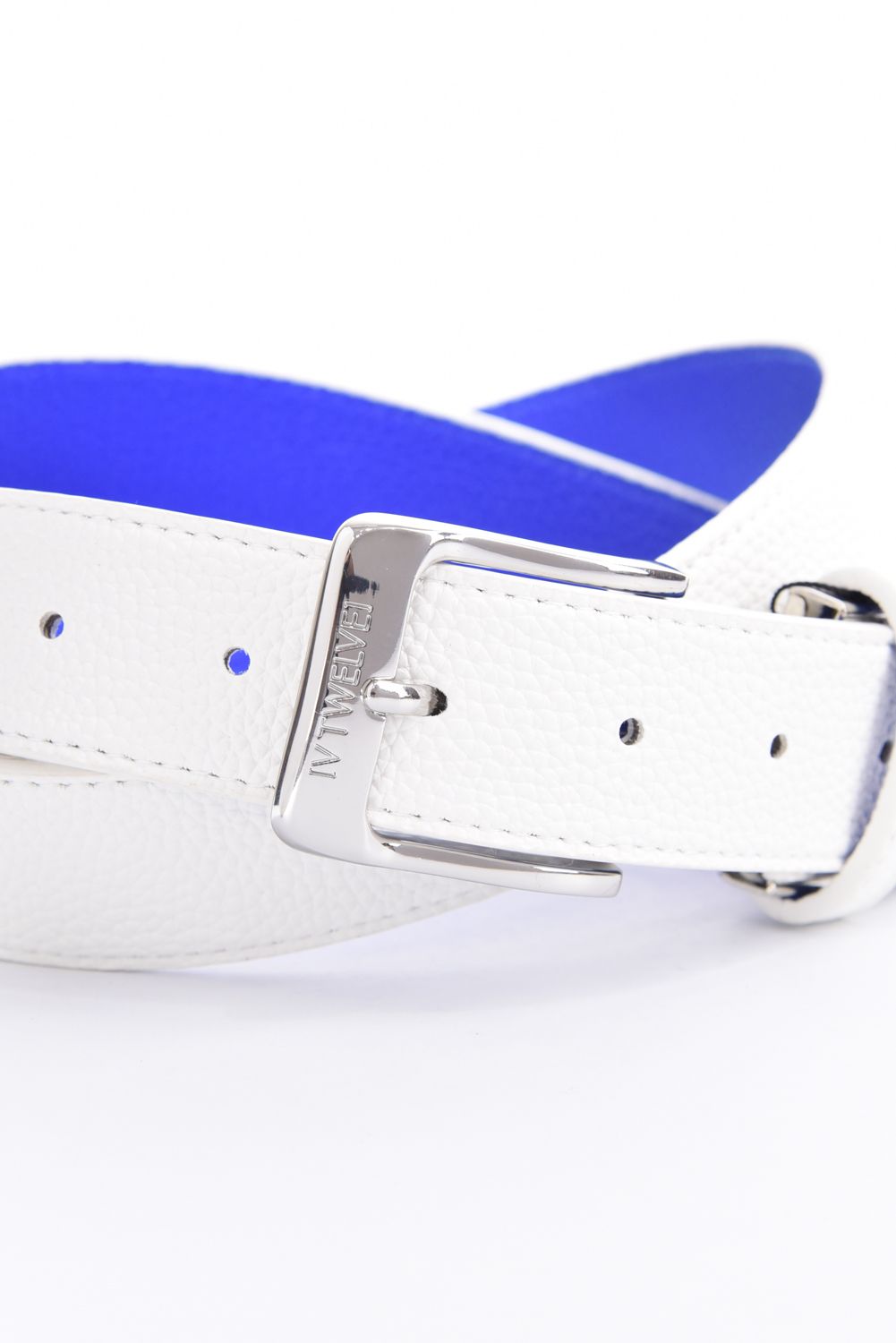 【26AW】 EXP BELT / ブランドロゴ アクセントカラー レザー調ベルト (ホワイト)