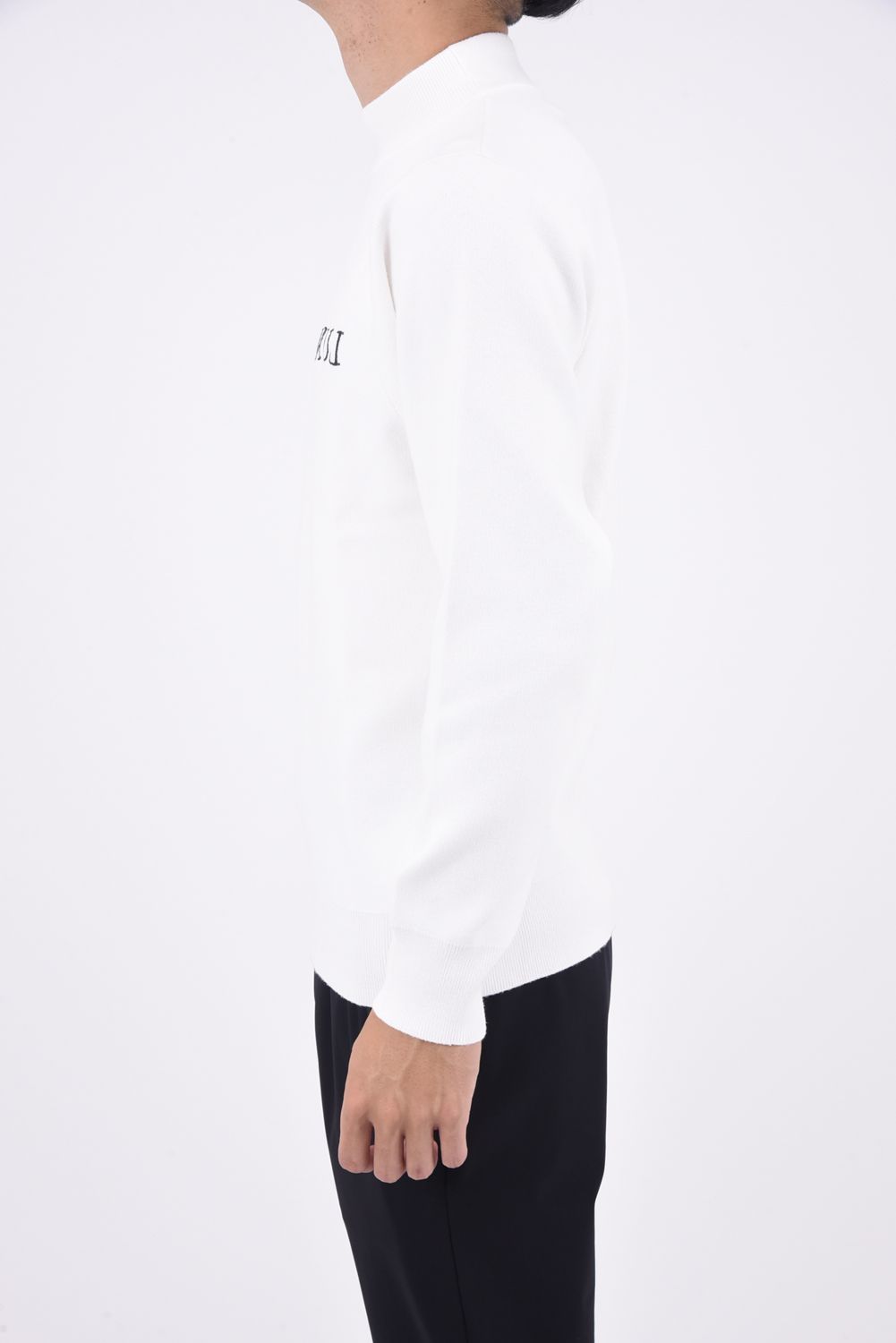 SIMPLE LOGO KNIT / ブランドロゴ ロングスリーブ ハイネック ニット (ホワイト)