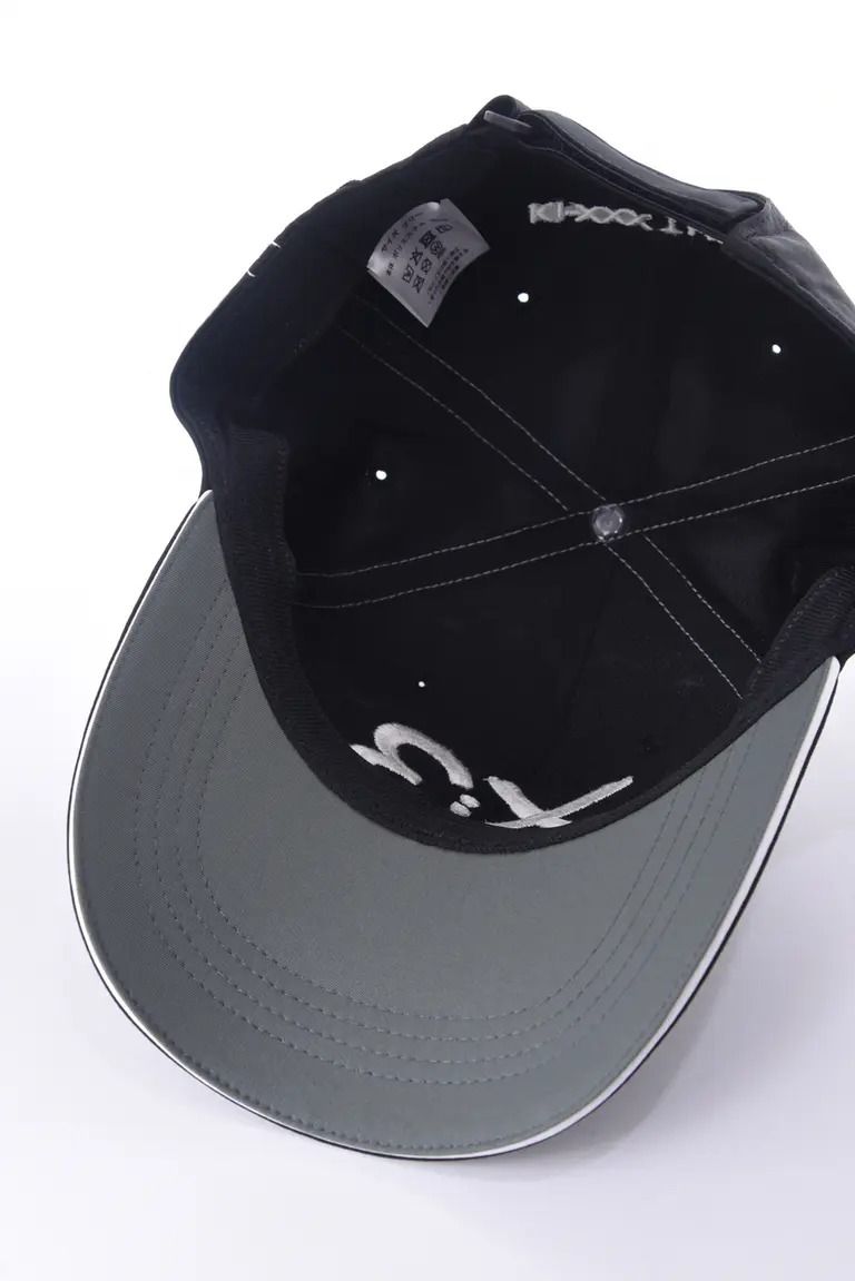 【26AW】 KIX3 BASIC LOGO CAP / ブランドロゴ刺繡 キャップ (ブラック/ホワイト)