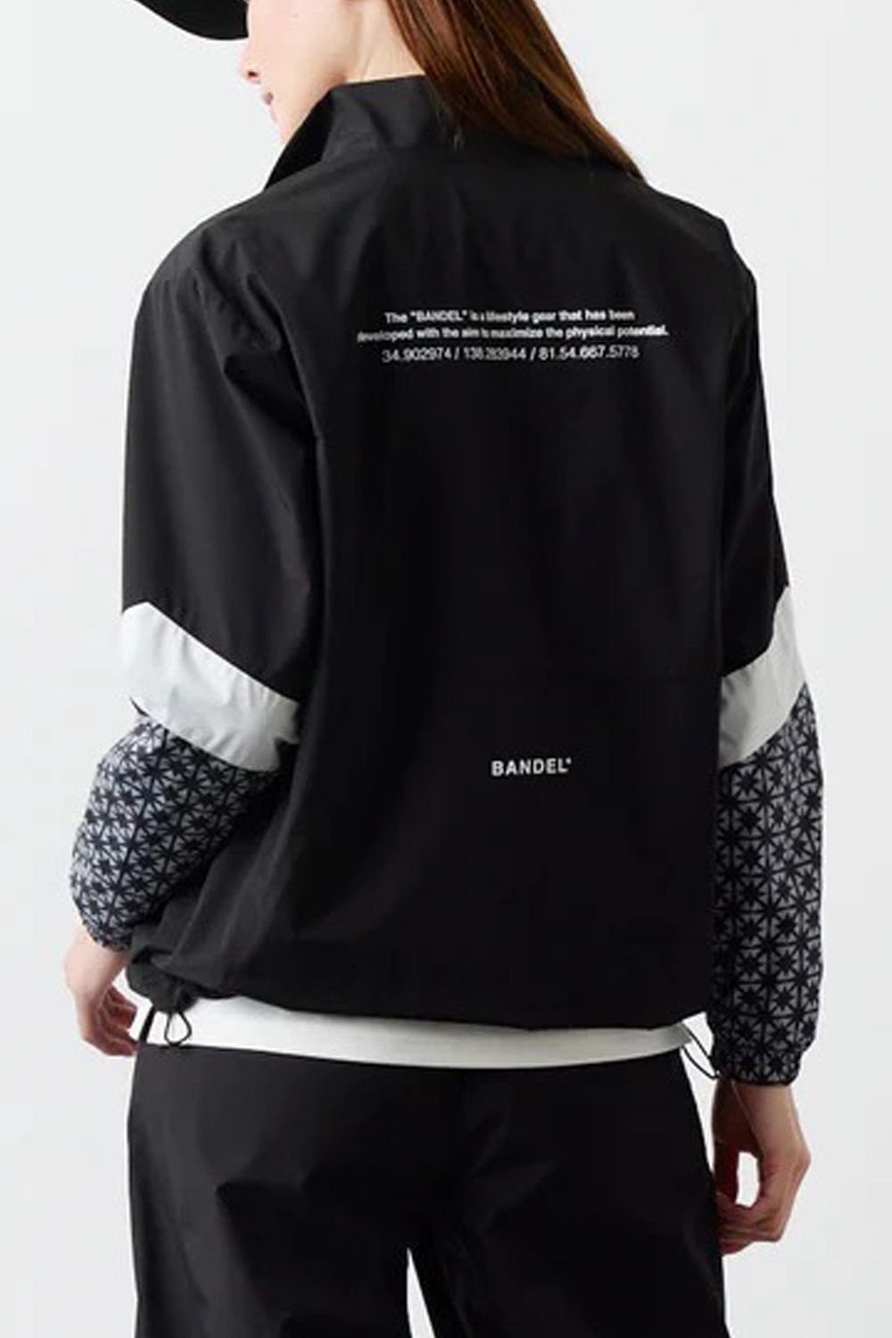 【25AW】【レディース】 SWITCH SLEEVE WIND STOPPER / 異素材切り替え ウィンドストッパージャケット (ブラック)