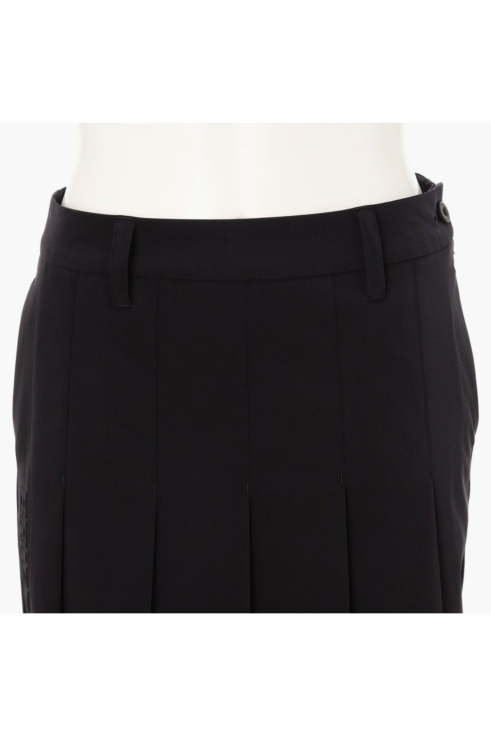 【26SS】【レディース】 WOMEN’S WR NYLON 3D LOGO PLEATED SKIRT / ナイロンストレッチ 3Dロゴ プリーツスカート (ブラック)