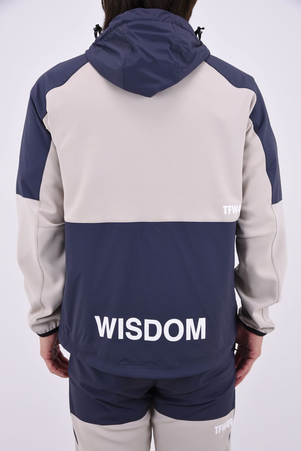 【26AW】 ACTIVE HOODED JACKET / ストレッチナイロン&ダンボールニット フーデッドジャケット (グレージュ/チャコール)