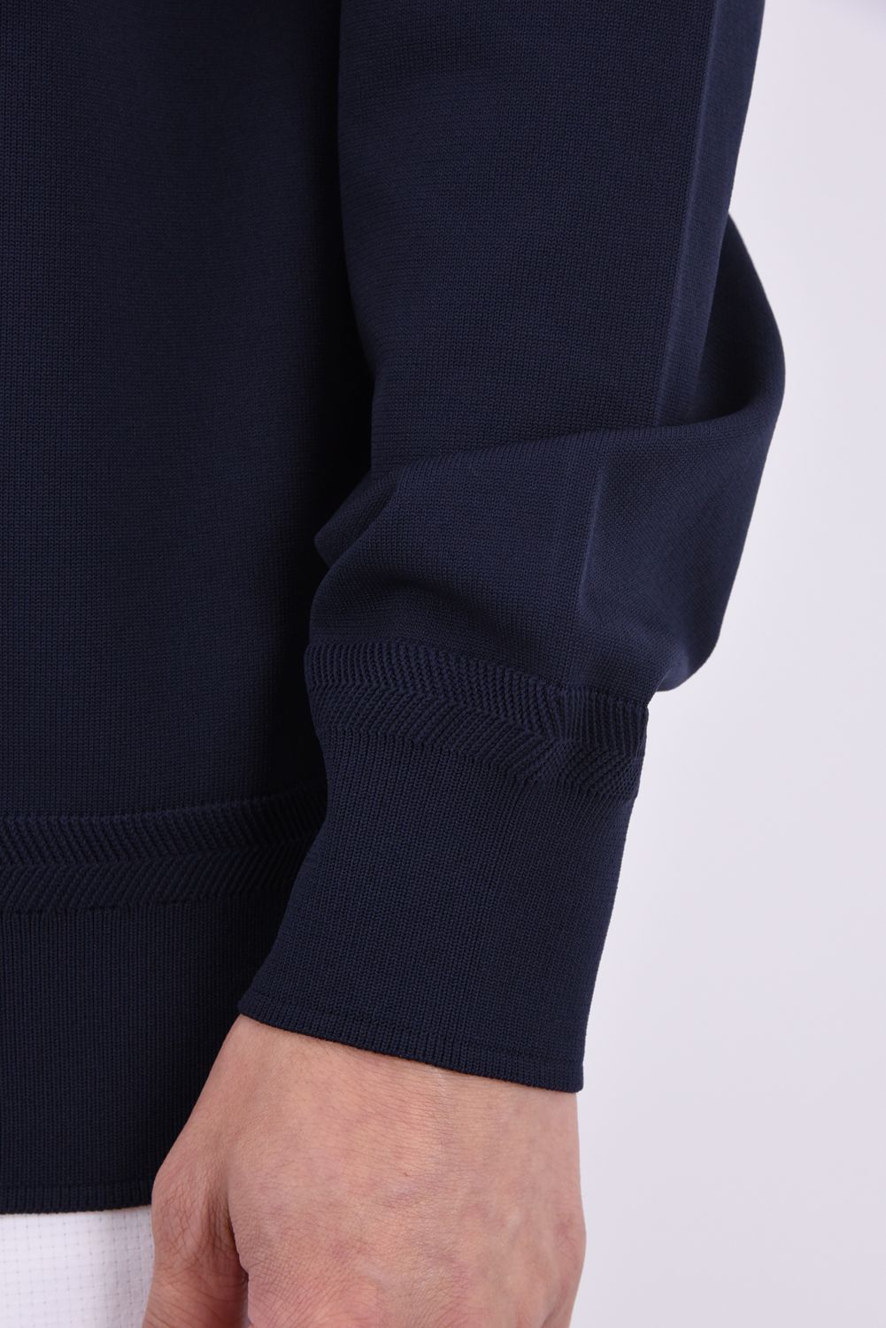 【26AW】 MEN’S PLANE KNIT CREWNECK / ブランドロゴ クルーネックニット (ネイビー)