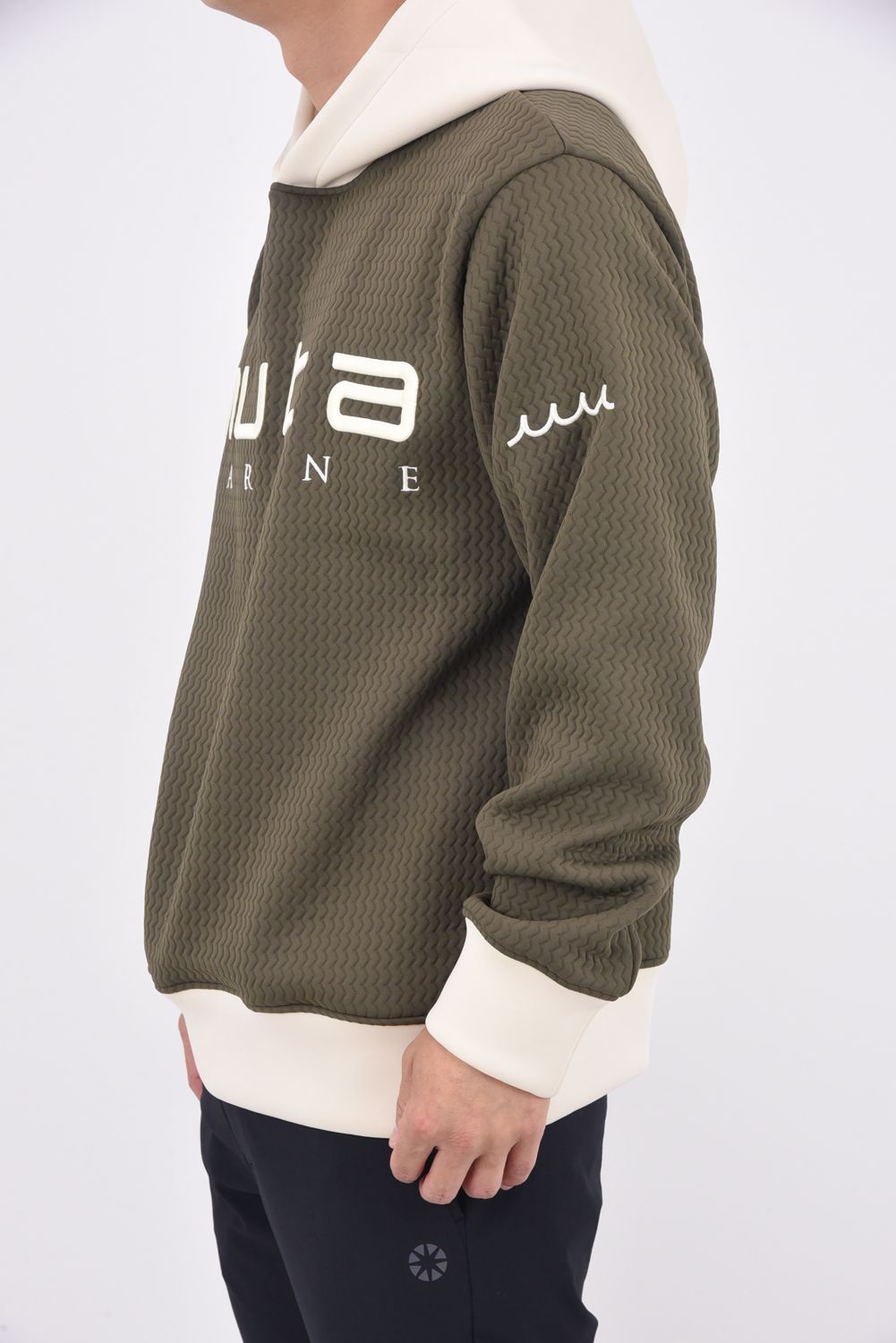 【25AW】 BLISTER JACQUARD PARKA / ブリスタージャカード ブランドロゴ プルオーバーパーカー (カーキ)