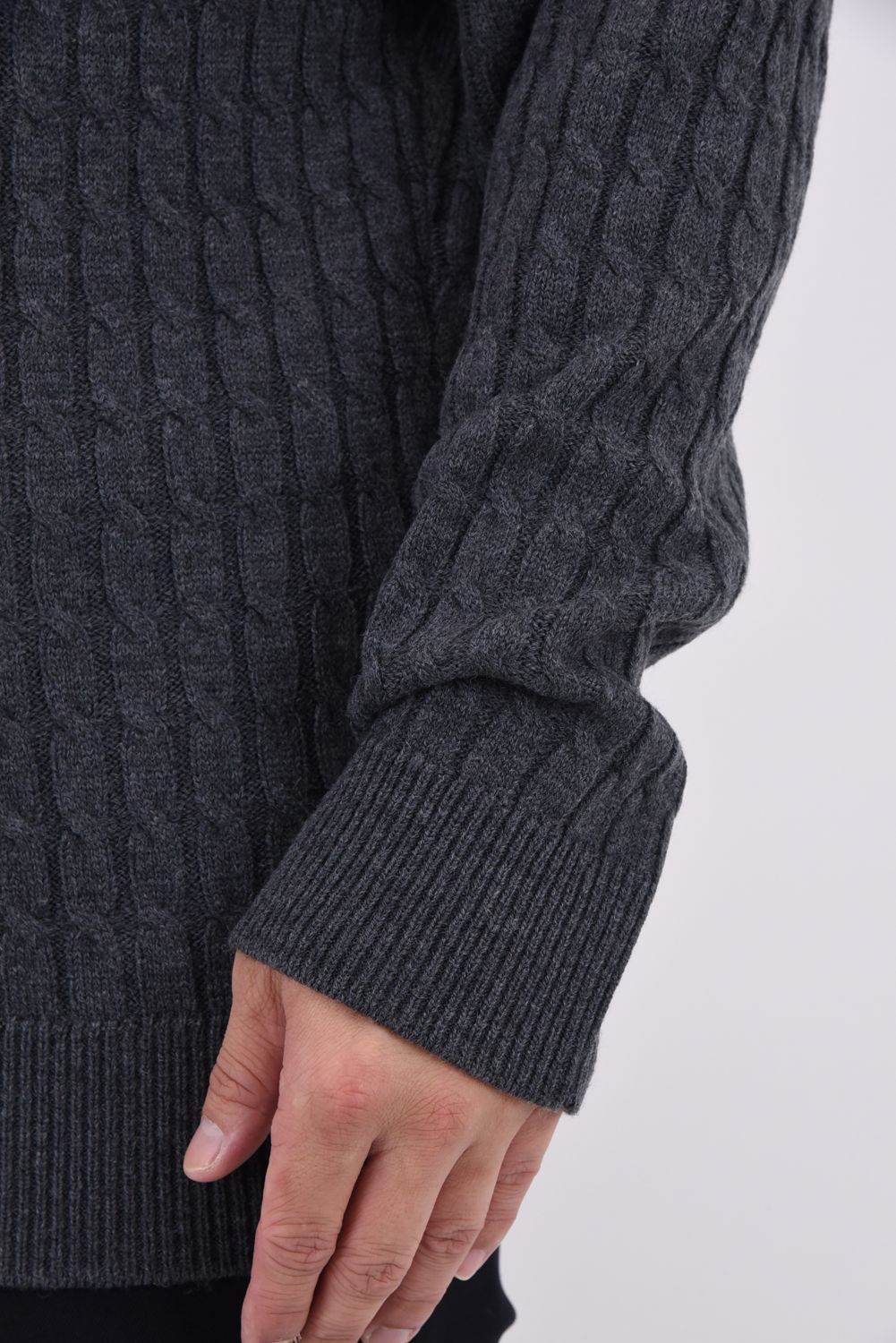 CREW NECK / 113Gロゴ ケーブル編み クルーネックニット (ブラック)