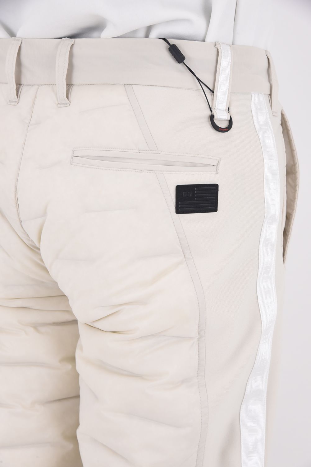 【25AW】 MEN'S HYBRID DOWN PANTS / ストレッチタフタ ダイヤモンドロゴ ハイブリッドダウンパンツ (ベージュ)