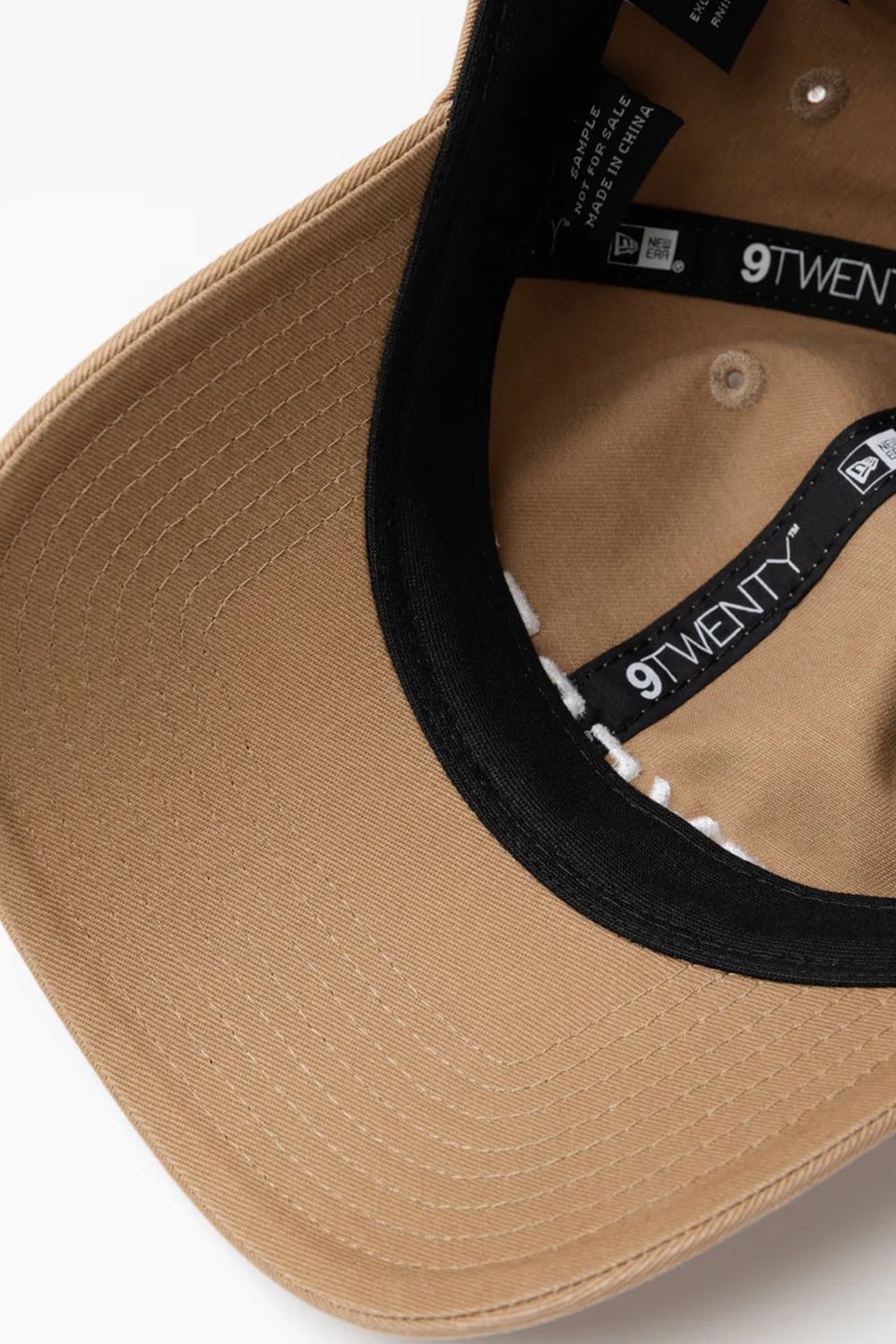 【26SS】 DVG NEWERA CAP / ブランドロゴ刺繡 ベースボールキャップ (サンド)