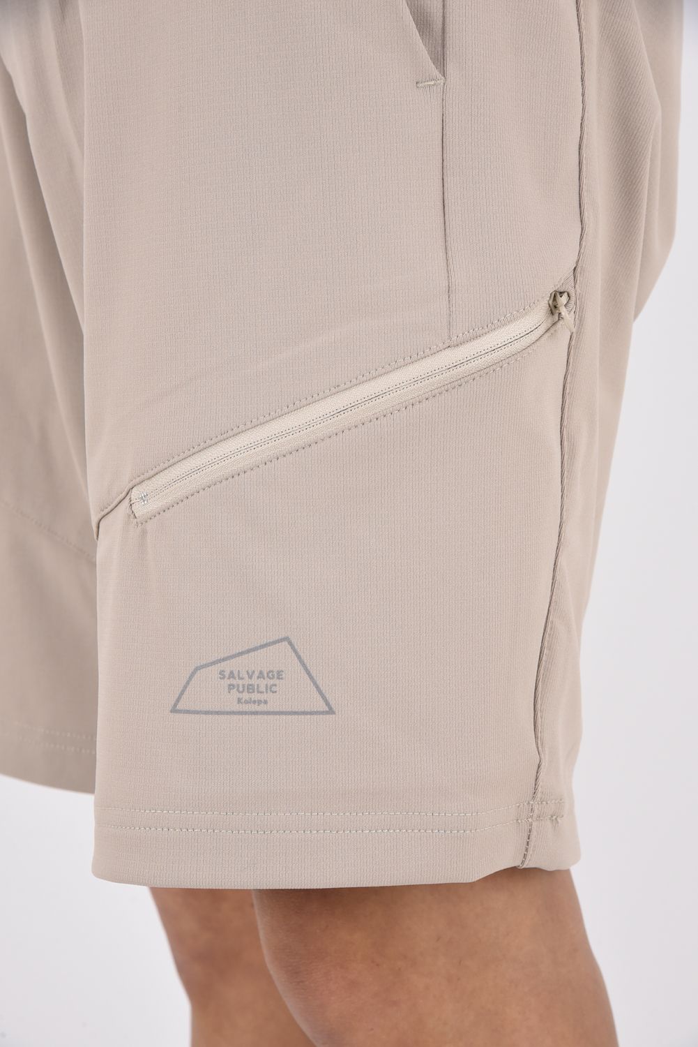 【26SS】 Alohea Trubeaute Tech Shorts / トリコットメッシュ ZIPポケット ショートパンツ (ベージュ)
