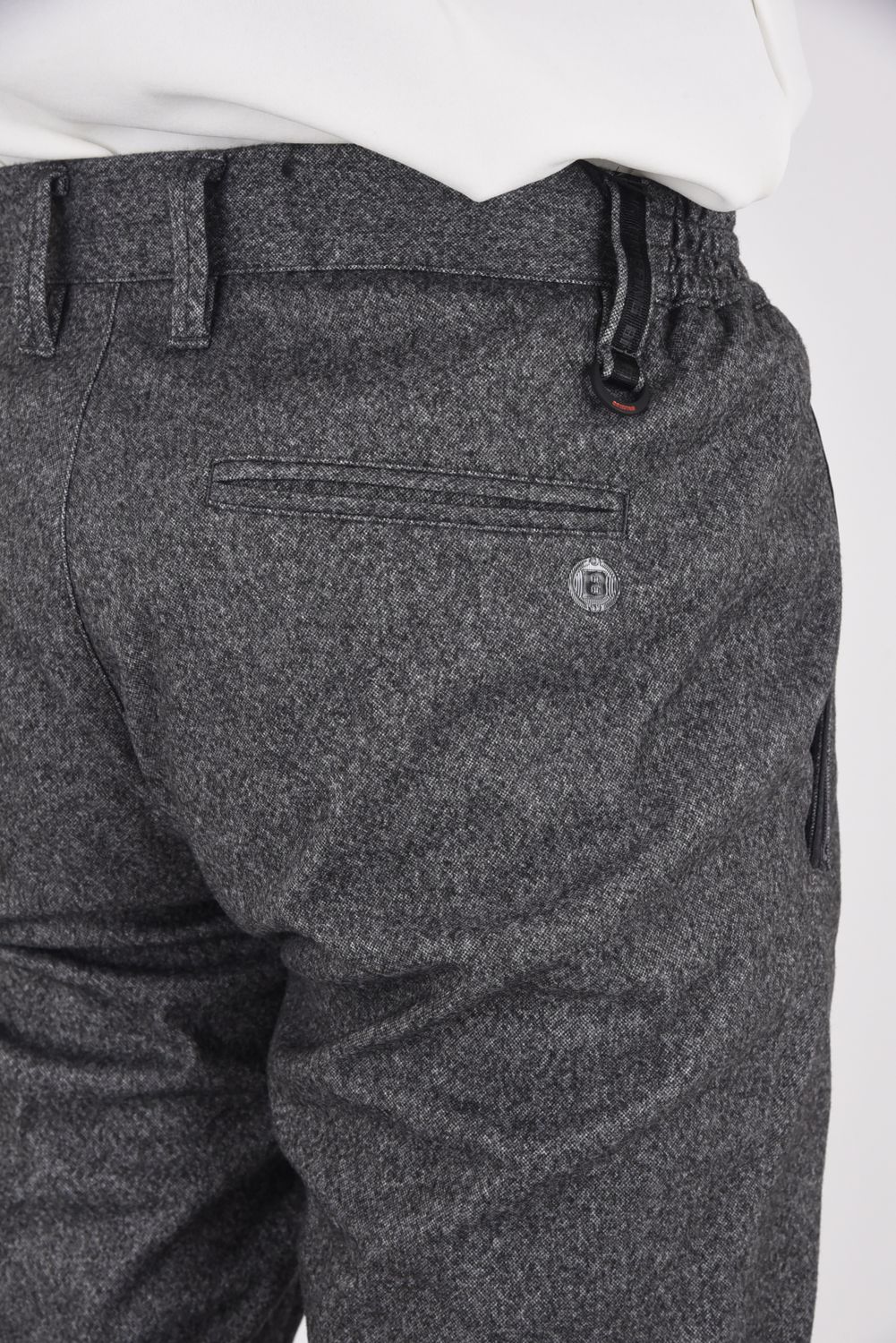 【25AW】 MEN'S WOOLY CREASED PANTS / ウール風 センタークリース ロングパンツ (グレー)