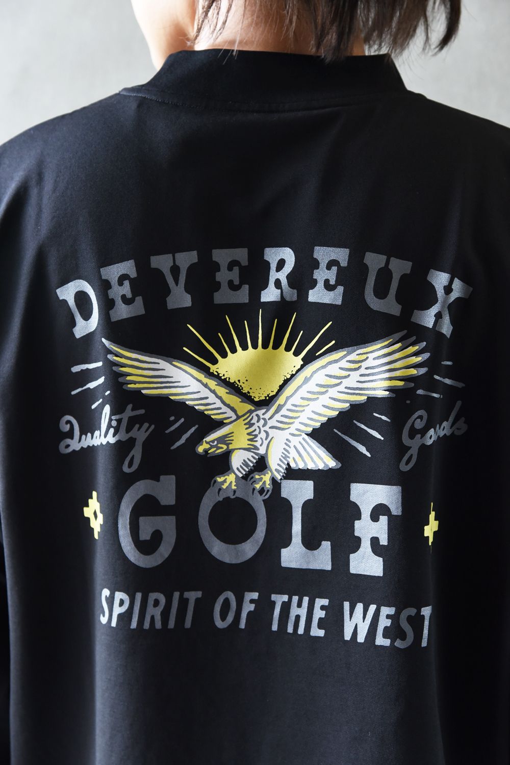 【DEVEREUX GOLF】 初秋ゴルフの定番、長袖モック+ショーツコーデ