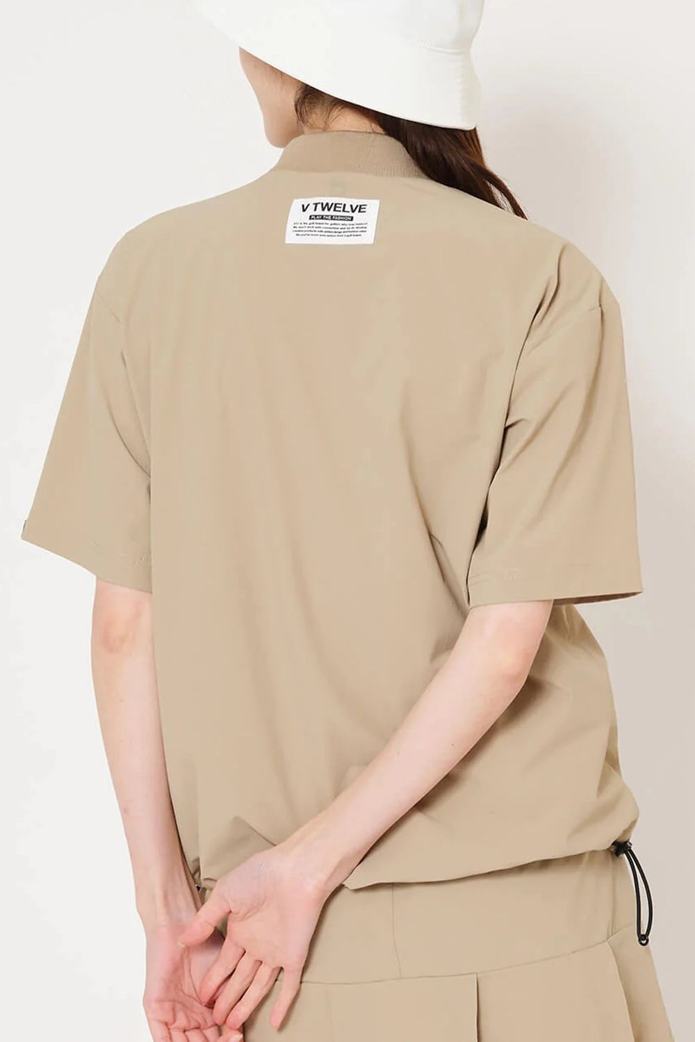 【26SS】【レディース】 OZ MOCK / ストレッチナイロン カンガルーポケット モックネックTシャツ (ベージュ)