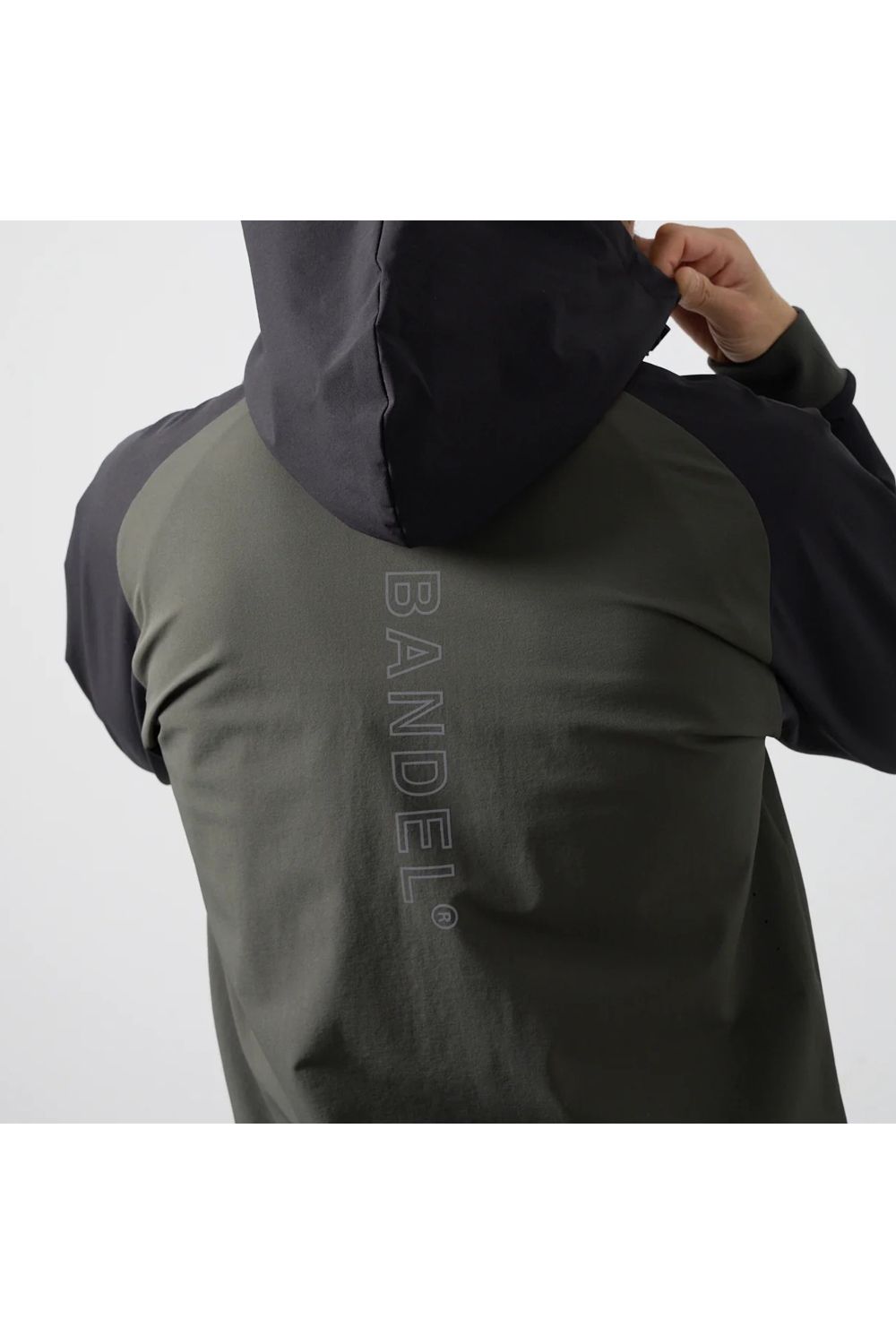 【26AW】 SHELL PARKA / CORDURA®ファブリック シェルパーカー (カーキ)