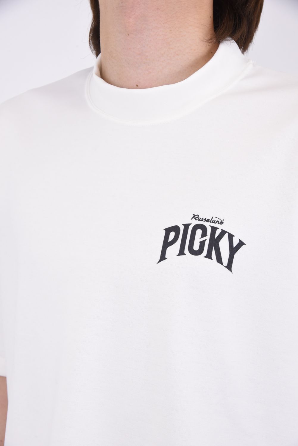 MOCKNECK TEE / プリントロゴ モックネックTシャツ ホワイト