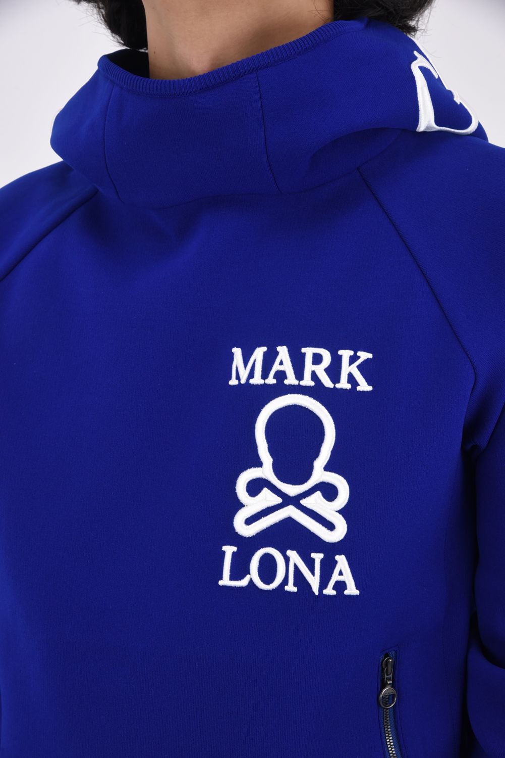 MARK&LONA - 【24AW】【2024AW 木村拓哉さん着用 VOL.3】 EVER FLY KNIT HOODIE / ブランクスカル  ビッグシルエット ニットフーデットパーカー (ブルー) | GOSSIP GOLF