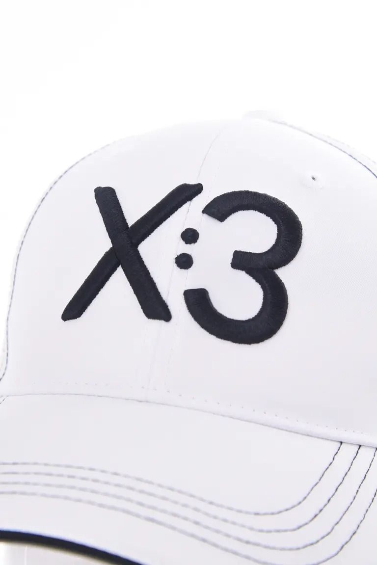 【26AW】 KIX3 BASIC LOGO CAP / ブランドロゴ刺繡 キャップ (ホワイト/ブラック)