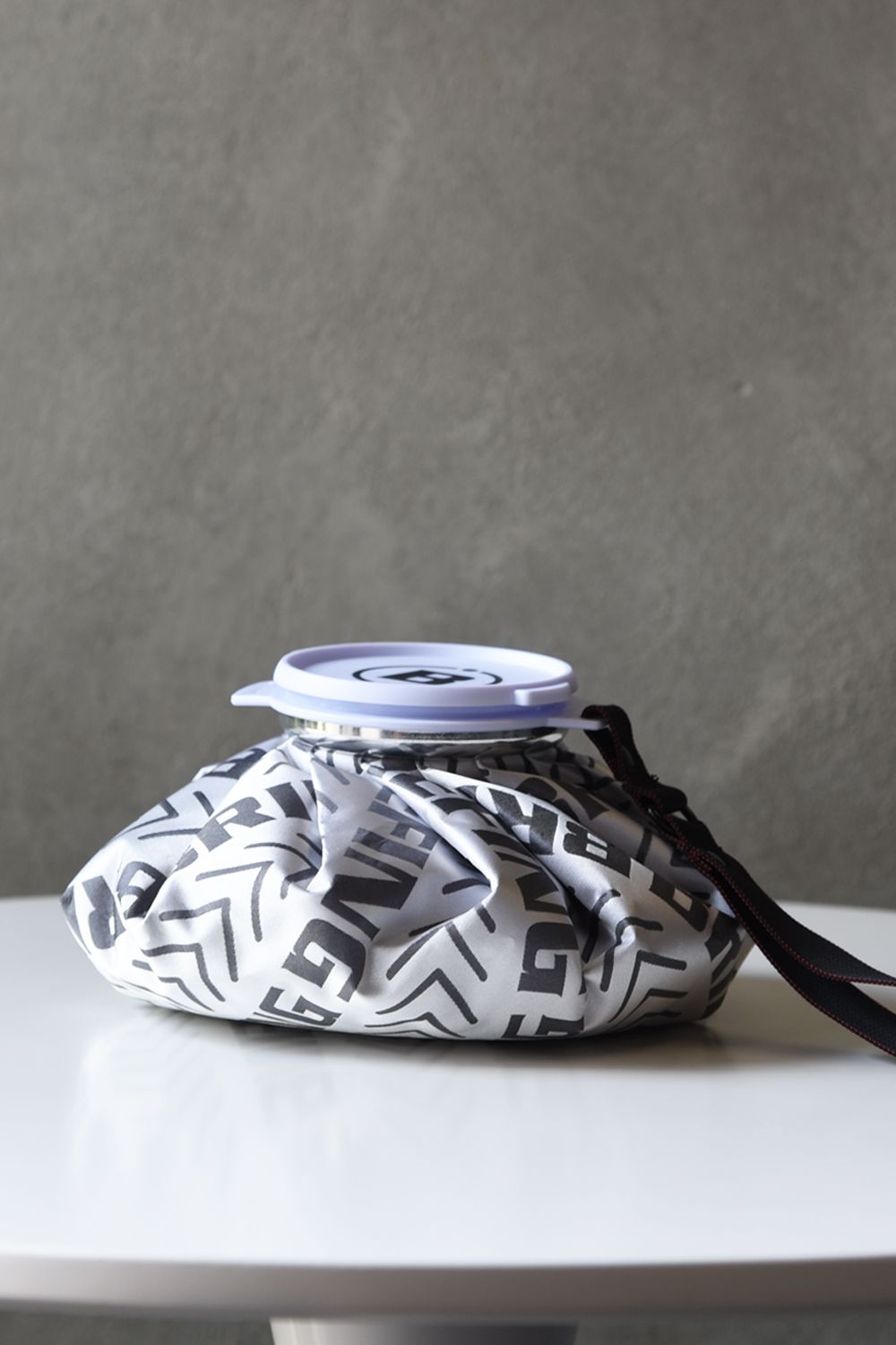 新品　BRIEFING BIAS LOGO JQ ICE PACK ブラック Amazon | [BRIEFING] バイアスロゴ ジャガード アイスパック