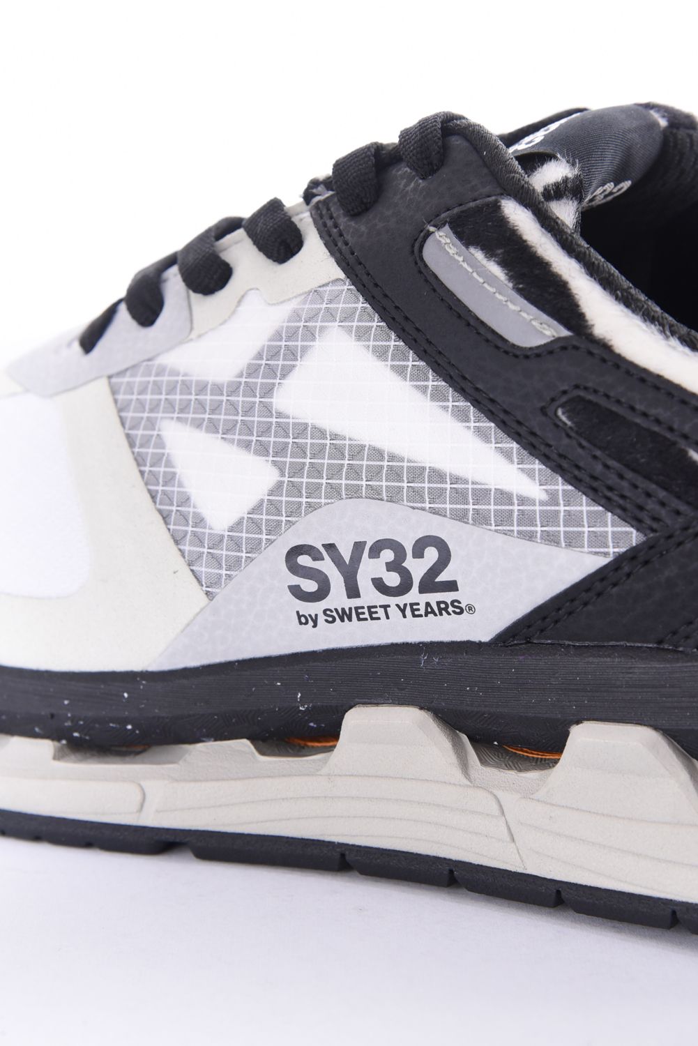 【26SS】 MOISTHROUGH360×SY32 / ラギットアウトソール コラボシューズ (ブラック)