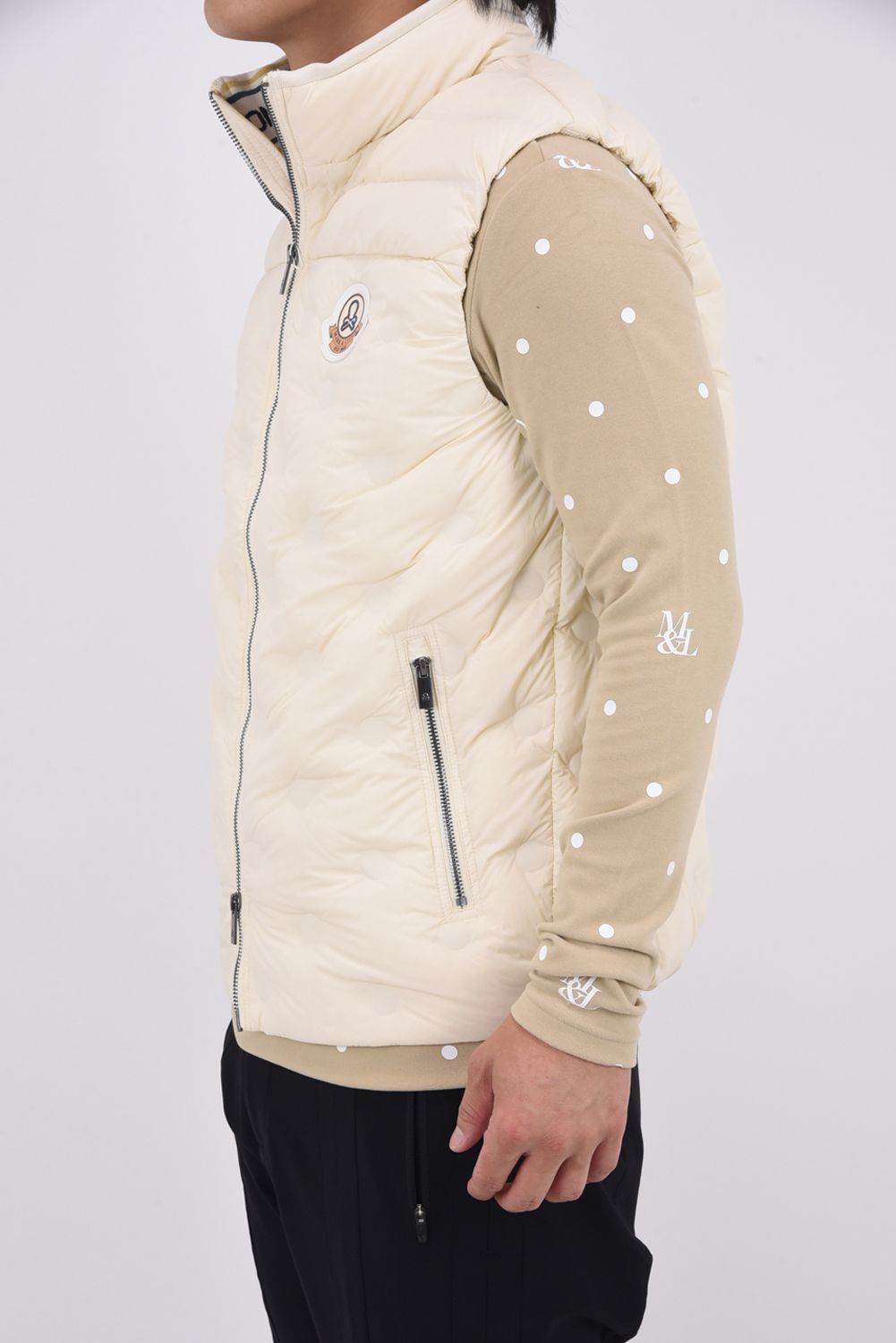 【2025AW】 SYNK SEAMLESS DOWN VEST / ドットパターンシームレス ダウンベスト (オフホワイト)