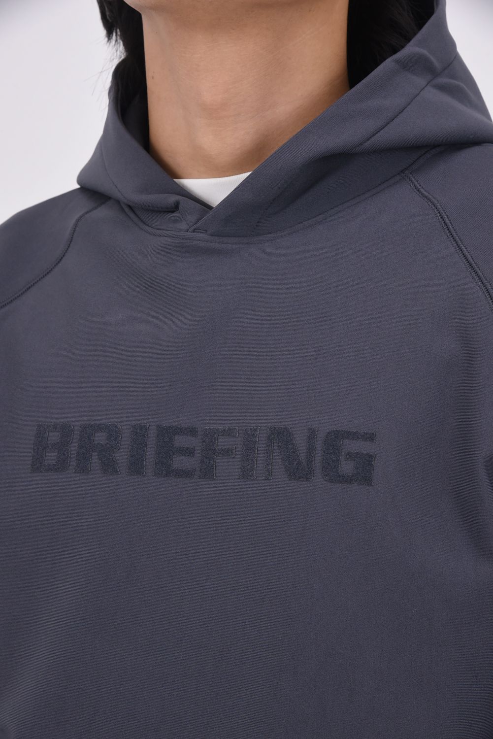 【25AW】 MEN'S LOGO HOODIE / 裏起毛 フロントロゴ 裾切り替え プルオーバーパーカー (チャコール)