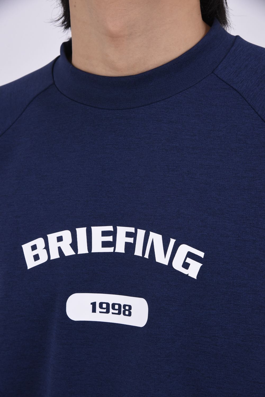 【26SS】 MEN’S COLLEGE LOGO HIGHNECK / カレッジロゴ リラックスフィット モックネックTシャツ (ネイビー)