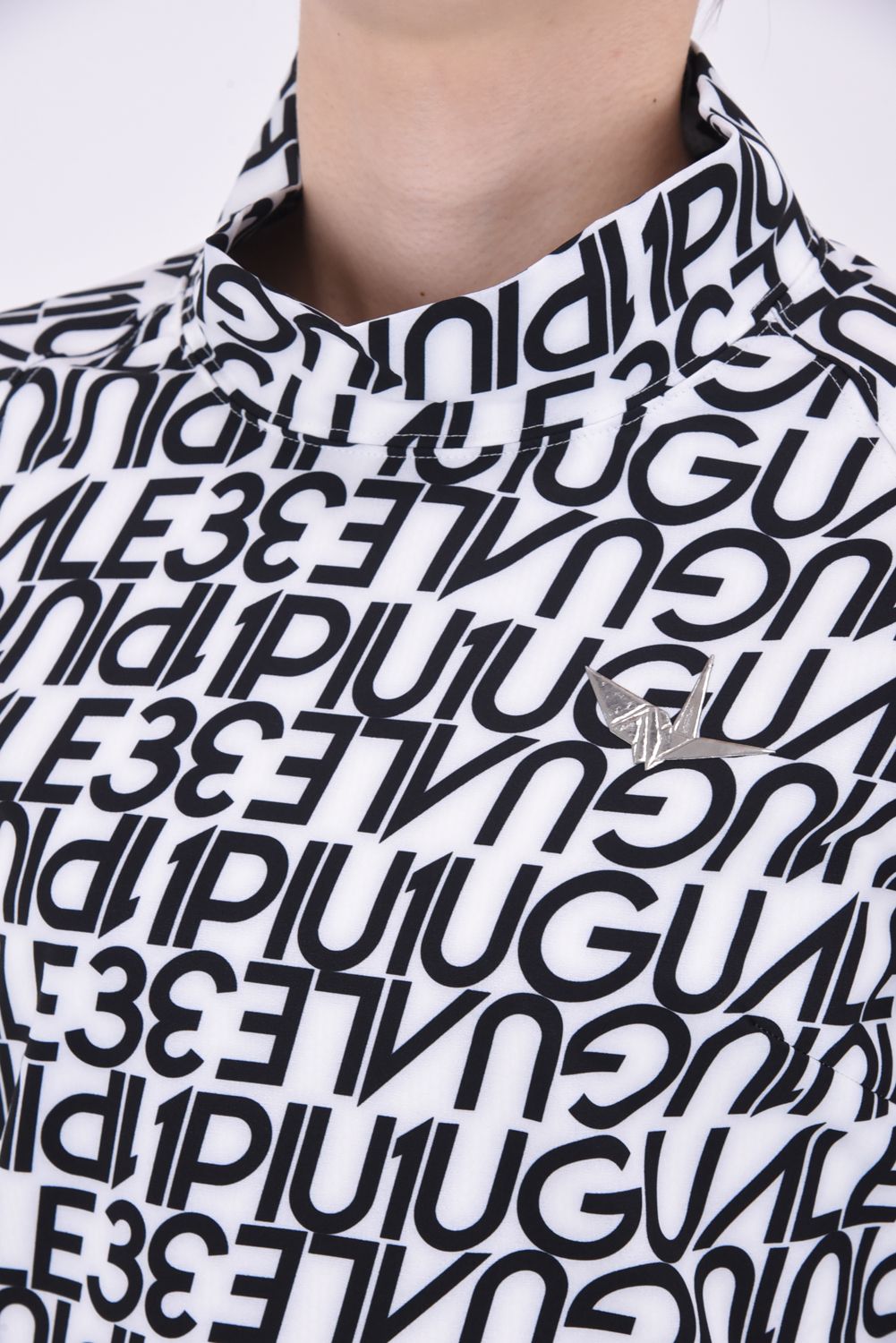 【レディース】 1PIU1UGUALE3 DI FULL LOGO MOCK / 113総柄ロゴ ロングスリーブ モックネック Tシャツ (ホワイト)