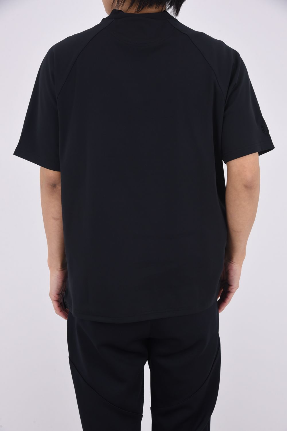 【26SS】 MEN'S STTCHED 3D LOGO HIGHNECK RF / 3Dブランドロゴ リラックスフィット ワントーン ハイネックシャツ (ブラック)