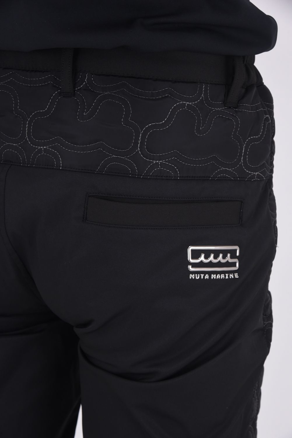 【25AW】 GEOMETRIC WAVE QUILTING PANTS / ジオメトリックウェーブ ハイブリッドキルティングパンツ (ブラック)