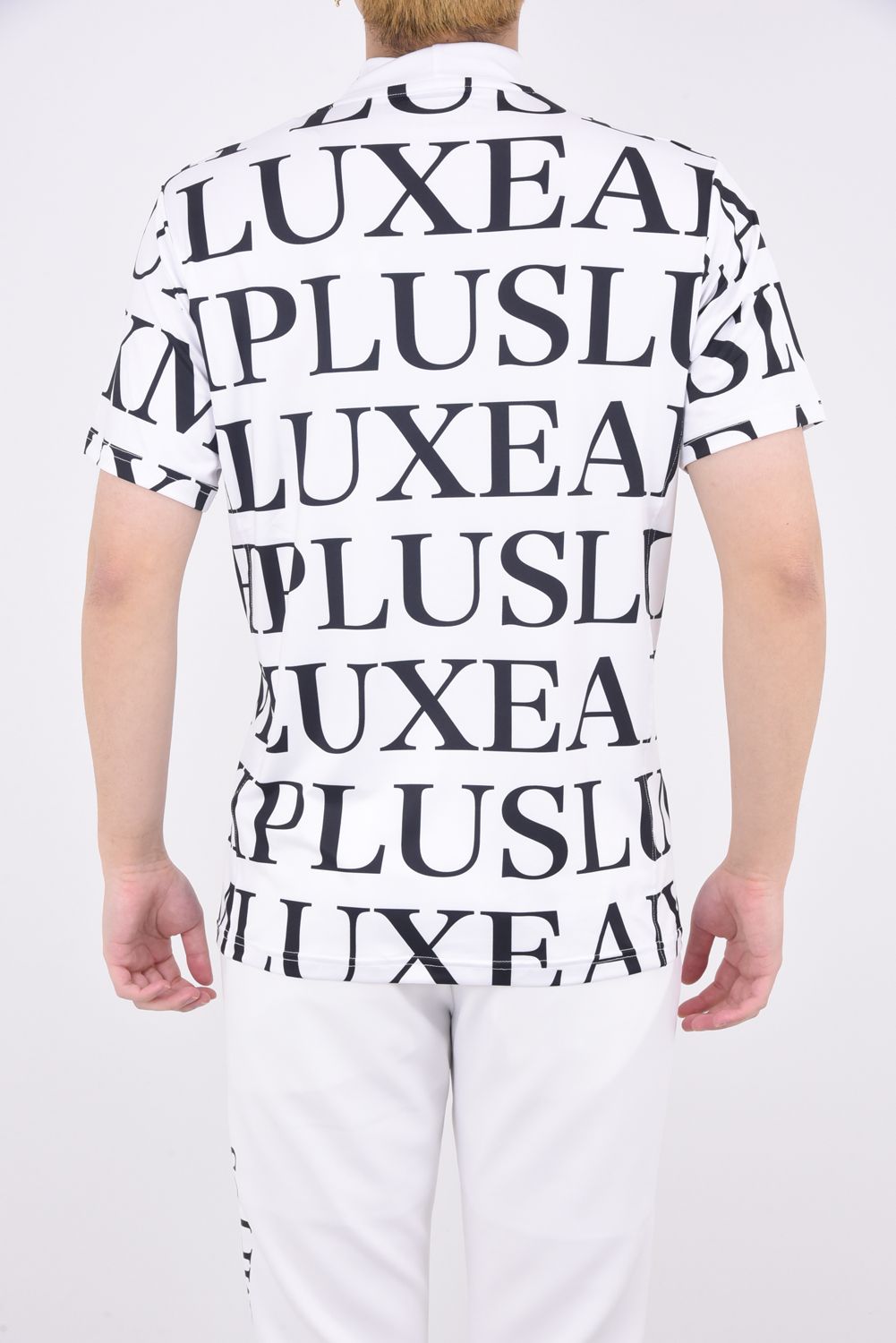 HORIZONTAL PATTERN MOCK NECK T-SHIRTS / 総柄ロゴ モックネック 半袖Tシャツ (ホワイト)