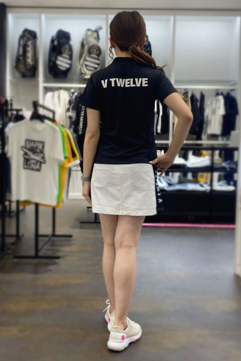 【V12】アクティブな印象のモックネックTシャツ！
