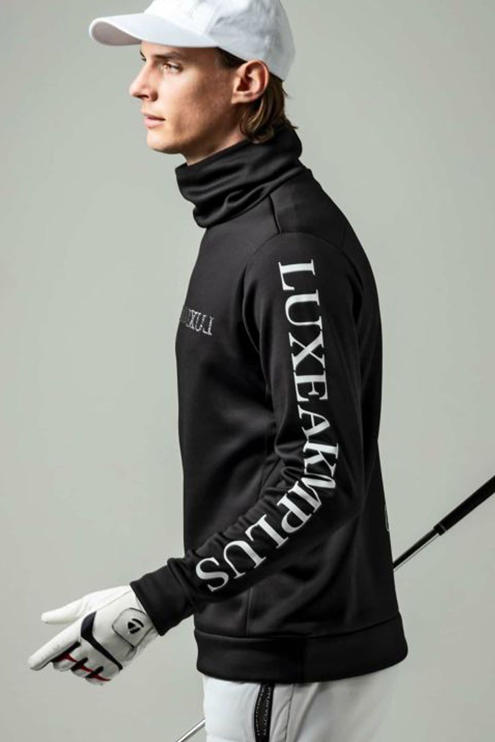 HIGH NECK BRUSHED BACK / ランダム ラインストーン ハイネックTシャツ ブラック