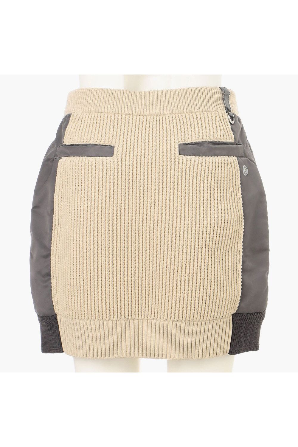 【26AW】【レディース】 WOMEN’S WINDBLOCK DOCKING RIB KNIT SKIRT / 畦編みニット&ナイロンツイル ハイブリッドニットスカート (ベージュ)