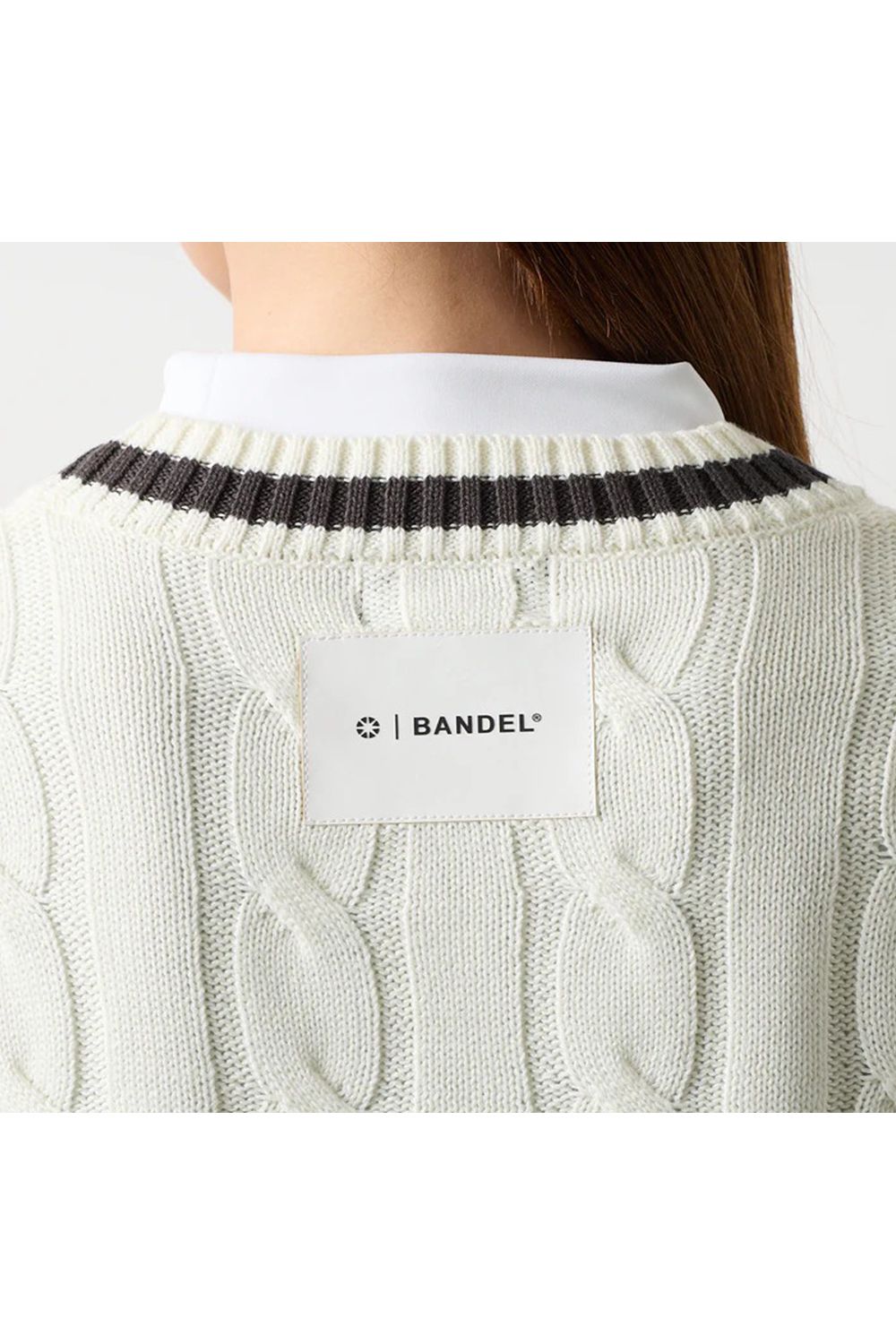 【25AW】【レディース】 TILDEN KNIT / ケーブル編み ブランドロゴワッペン Vネック チルデンニット (ホワイト)