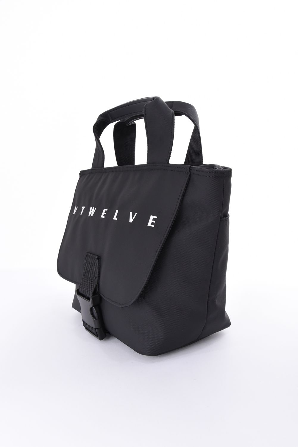 【26AW】 FLAP CART BAG / フロントフラップ ブランドロゴ カートバッグ (ブラック)