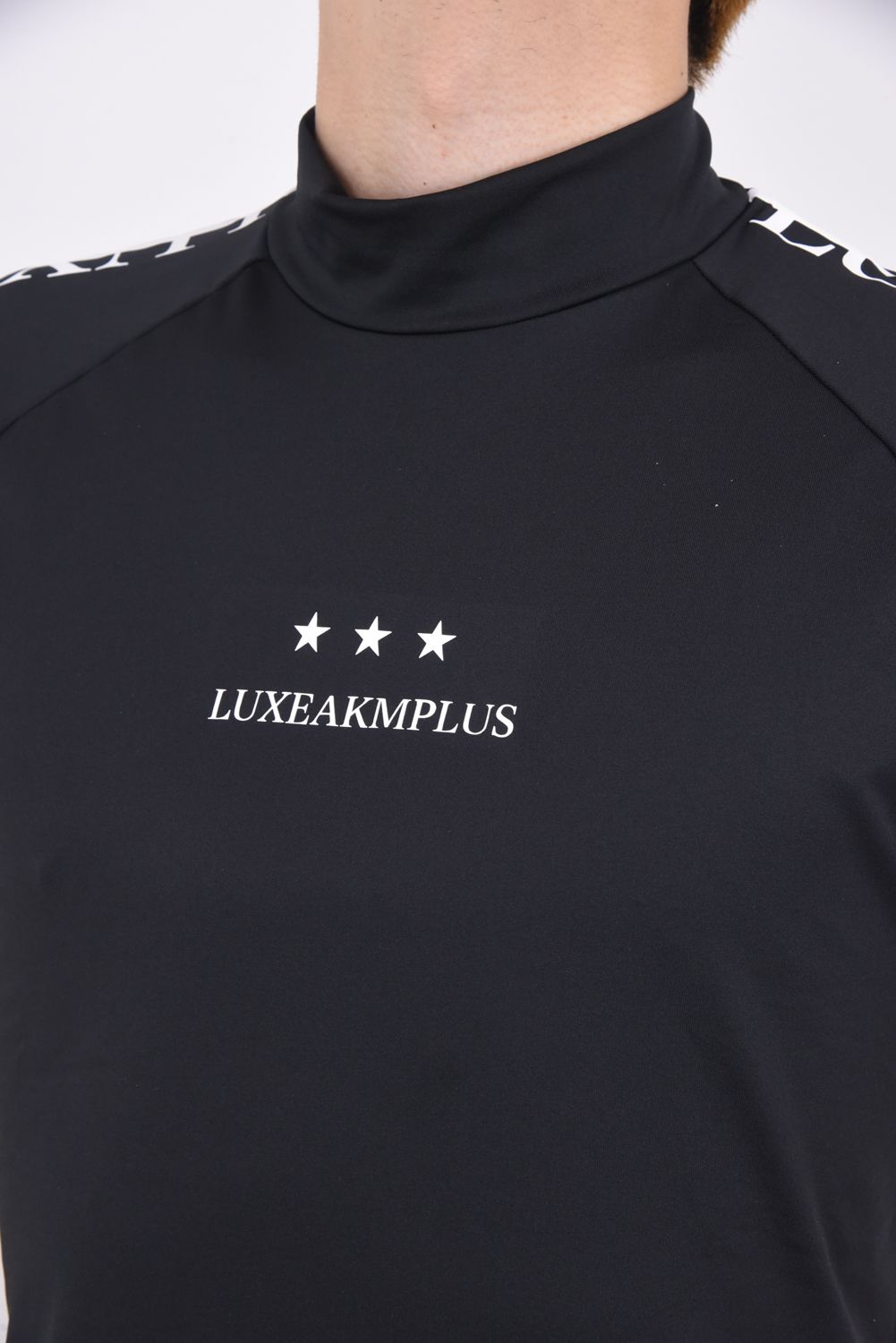 LINE LOGO MOCK NECK T-SHIRTS / ラインロゴ 半袖モックネック Tシャツ (ブラック)
