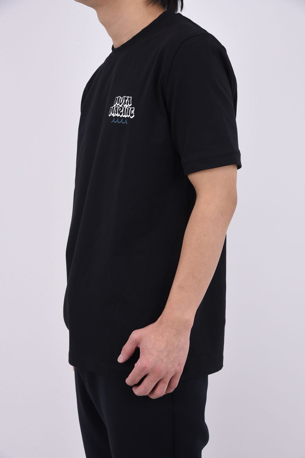 【26SS】 MULTI LOGO STRETCH T-SHIRTS / マルチロゴプリント Tシャツ (ブラック)