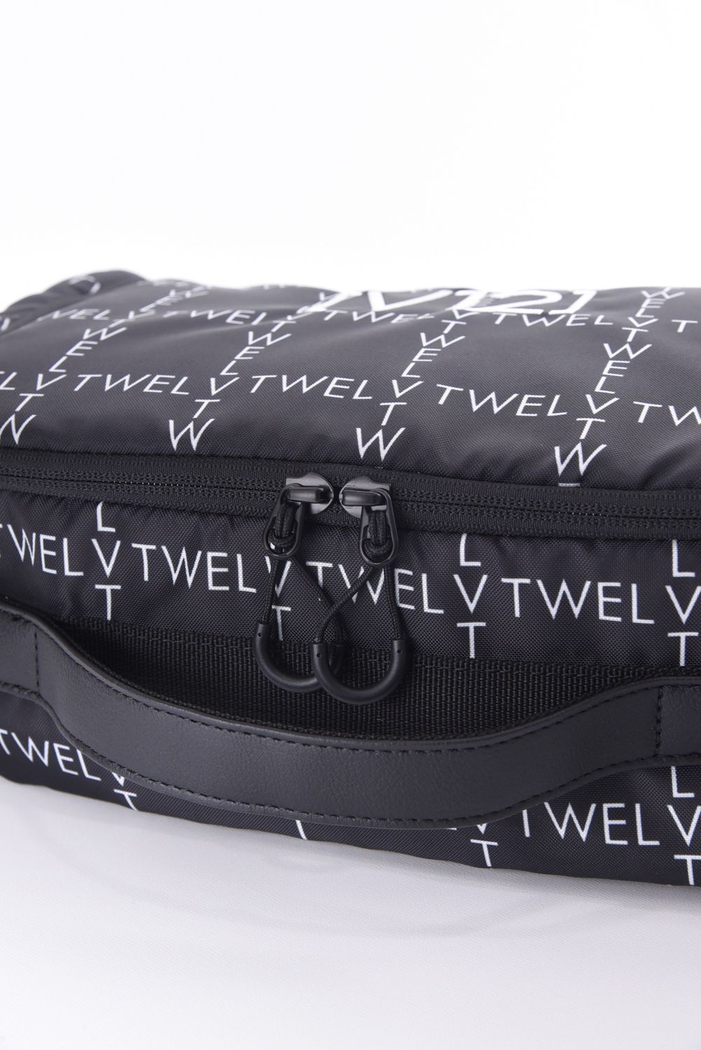 【26SS】 TYPO GRID SHOES CASE / ブランドロゴ シューズケース (ブラック)