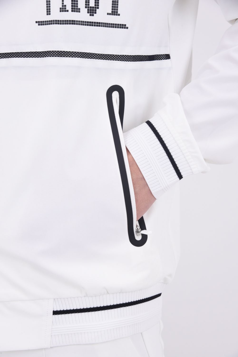 【26SS】【T-LINE】 GRADIENT PERFORMANCE JACKET / モノトーン ポリエステルトリコット ハイストレッチジャケット (ホワイト)