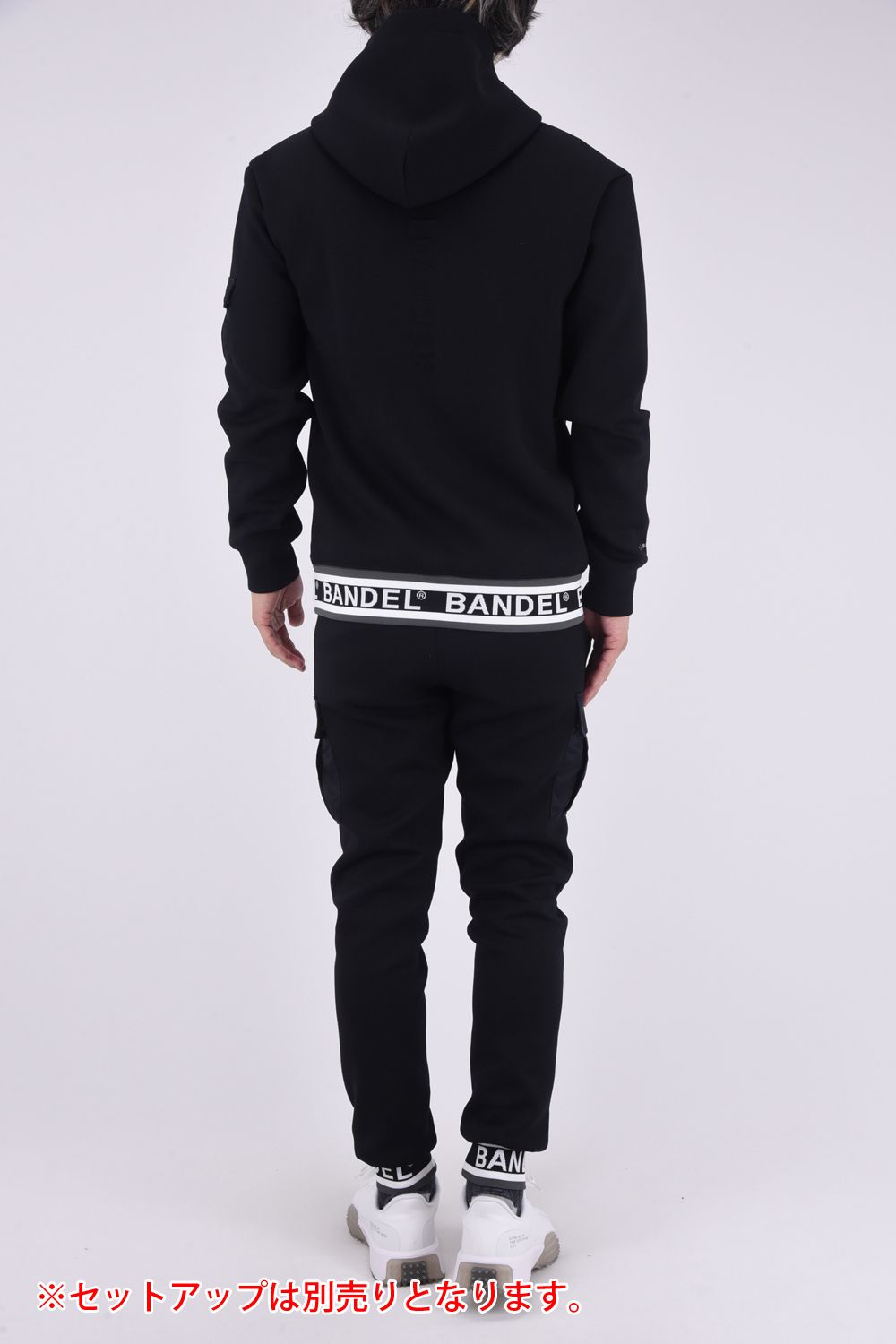 NYLON POCKET P/O HOODIE / ダンボール素材 ナイロンポケット プルオーバーパーカー (ブラック)