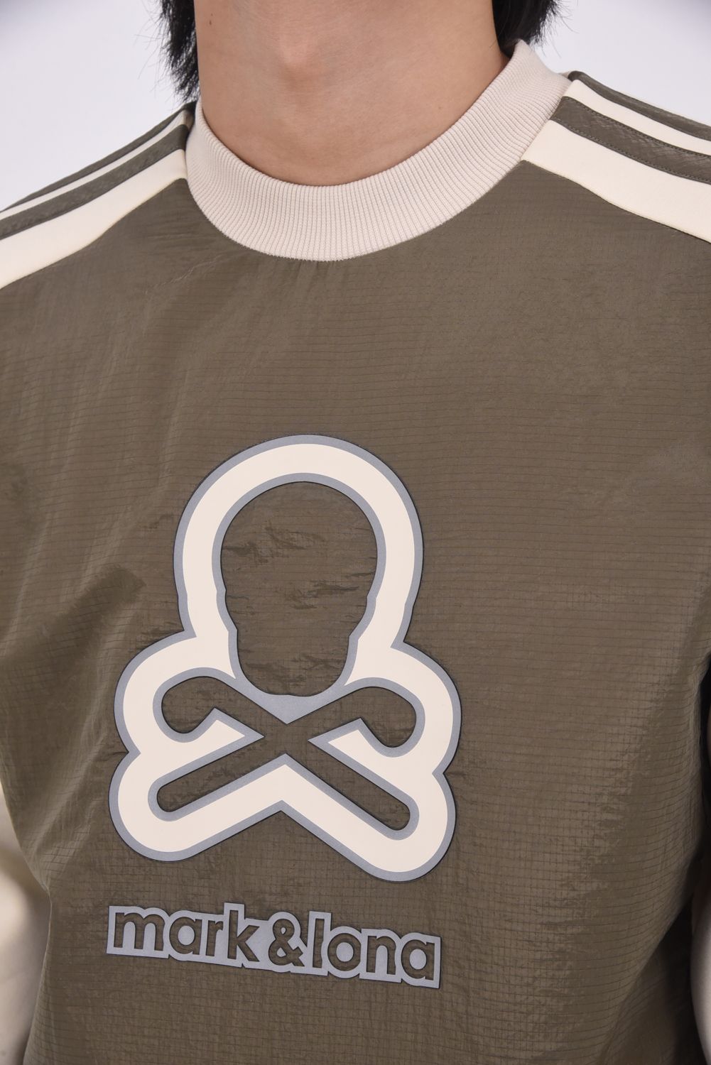 【2025AW】 EVER PERFORMANCE PULLOVER / ダンボールニット 裏起毛 リフレクタープリント クルーネックプルオーバー (オフホワイト)