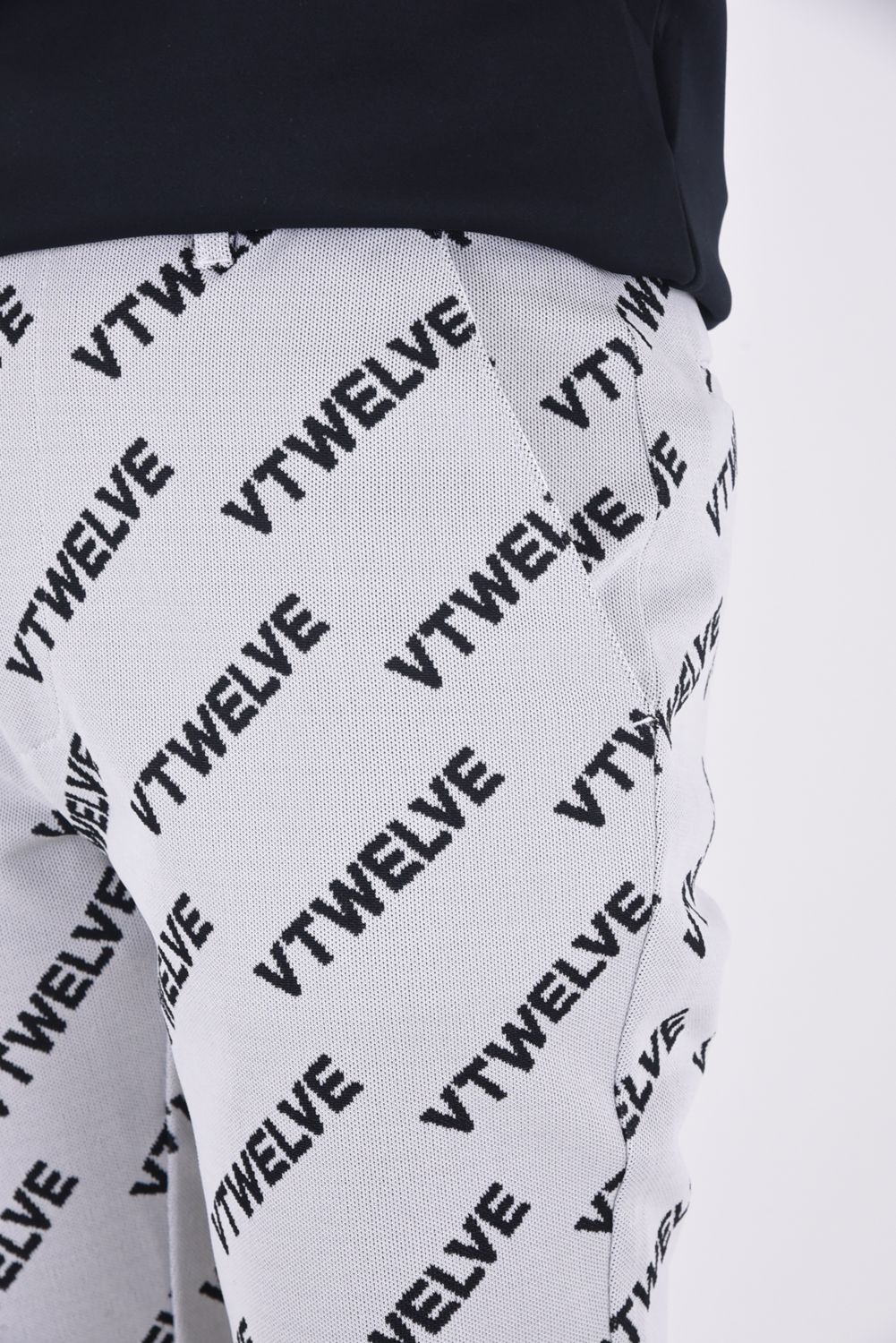 【期間限定ポイント10倍】【レディース】 【秋冬仕様】VET PANTS / グラフィック ロゴ ジャガードパンツ (ホワイト)