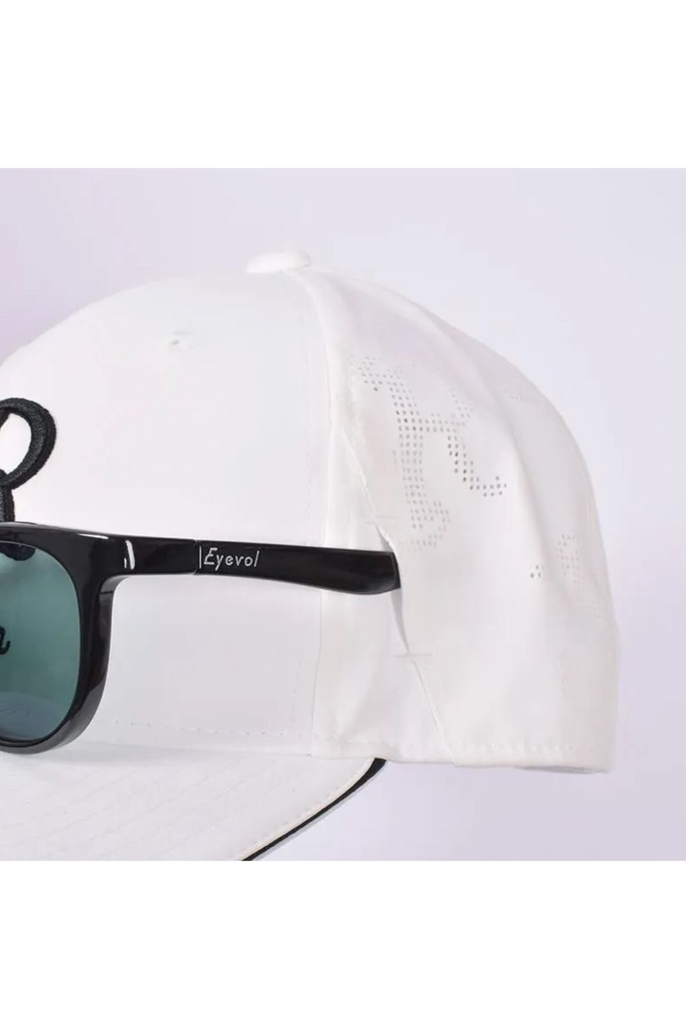 【26SS】 PUNCHING MESH CAP / RRロゴパンチング サングラススリット入り メッシュキャップ (ホワイト)